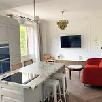 Le Petit Versailles - Centre *