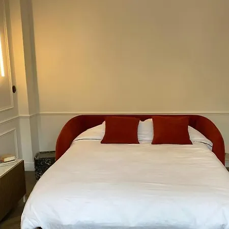 Le Petit Versailles - Centre Daire *