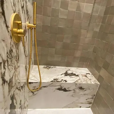 Le Petit Versailles - Centre Daire *